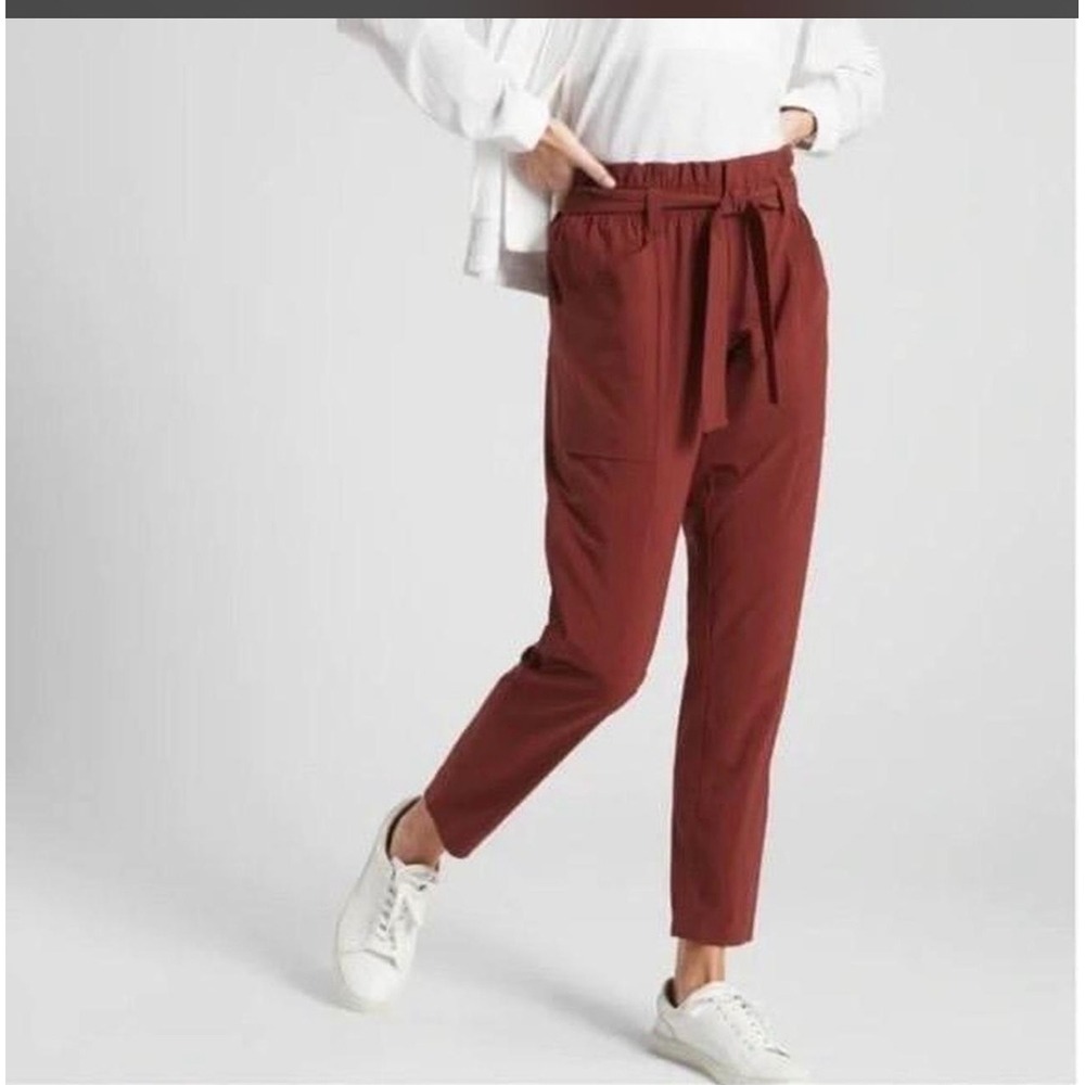 Athleta Skyline Pant Mahogany Brown Paperbag Waist Tapered Leg 2P Petite